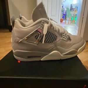 JORDAN RETRO 4 FROZEN WOMENS GRAY